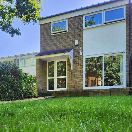 Double Room In Crawley,Gatwick,West Sussex Ifield Exterior foto